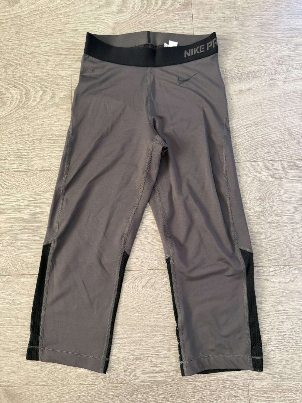 Nike Pro Dri FIT Gray Mesh Capri Leggings Womens XS Compression